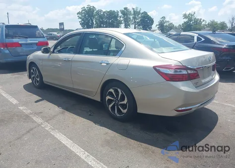 2017 Honda Accord Ex z USA, uszkodzony, nr VIN 1HGCR2F7XHA044646